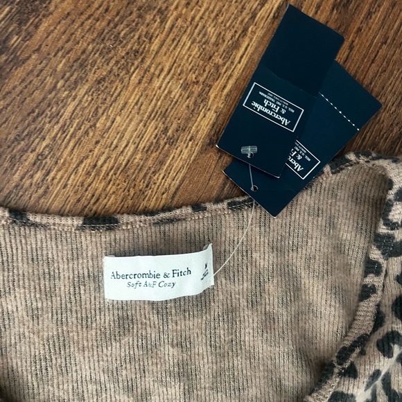 Abercrombie Cheetah Bodysuit - Picture 3 of 3